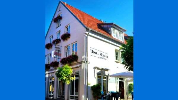 Mondholzhotel - Hotel Müller Café & Wein, Veitshöchheim